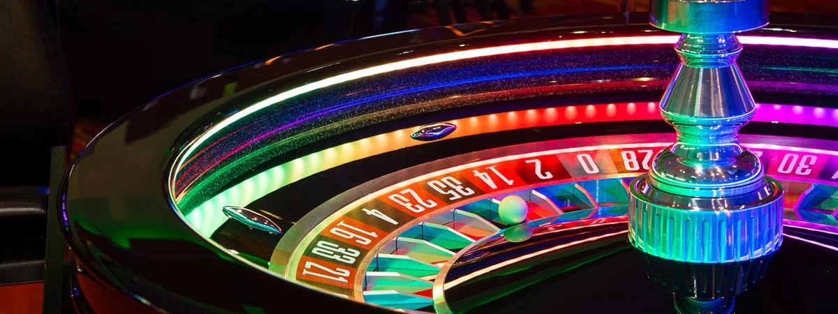 Torneos flash de slots con mini-leaderboards en tiempo real